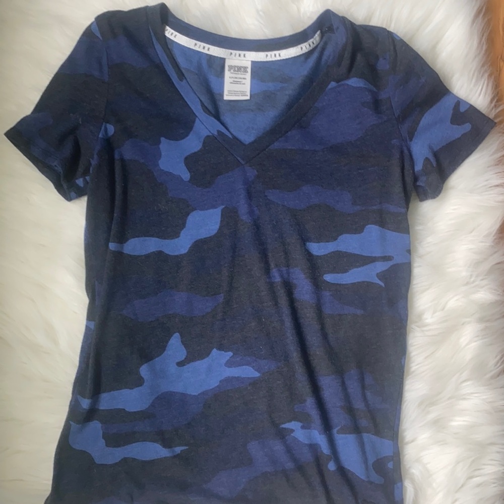 Pink v-neck T-shirt